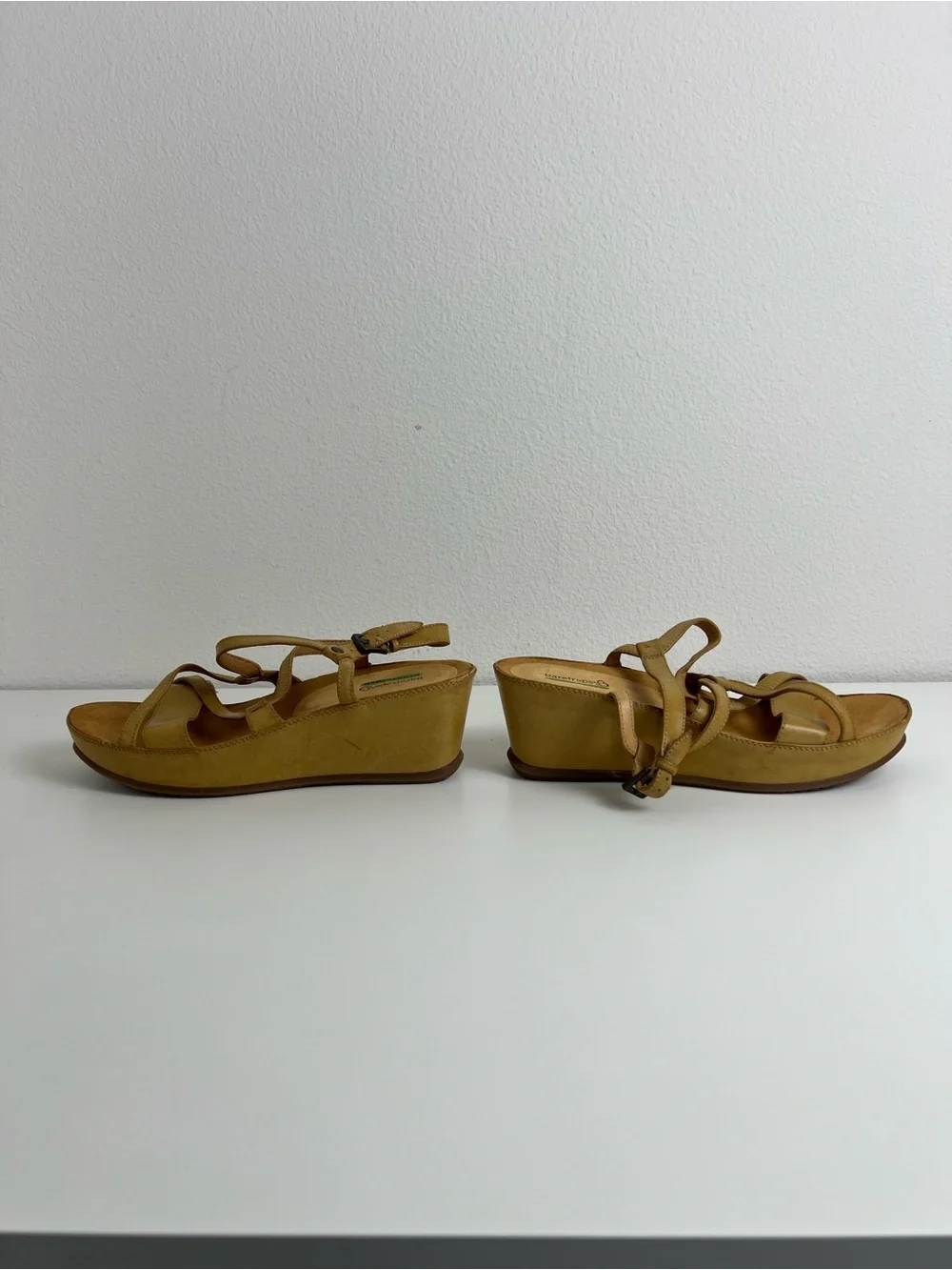 Baretraps Lotti Womens 11‎ Tan Strappy Wedge Sandals Memory Foam Comfort Shoes